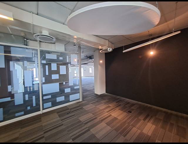1,182M² OFFICE TO LET IN ILLOVO